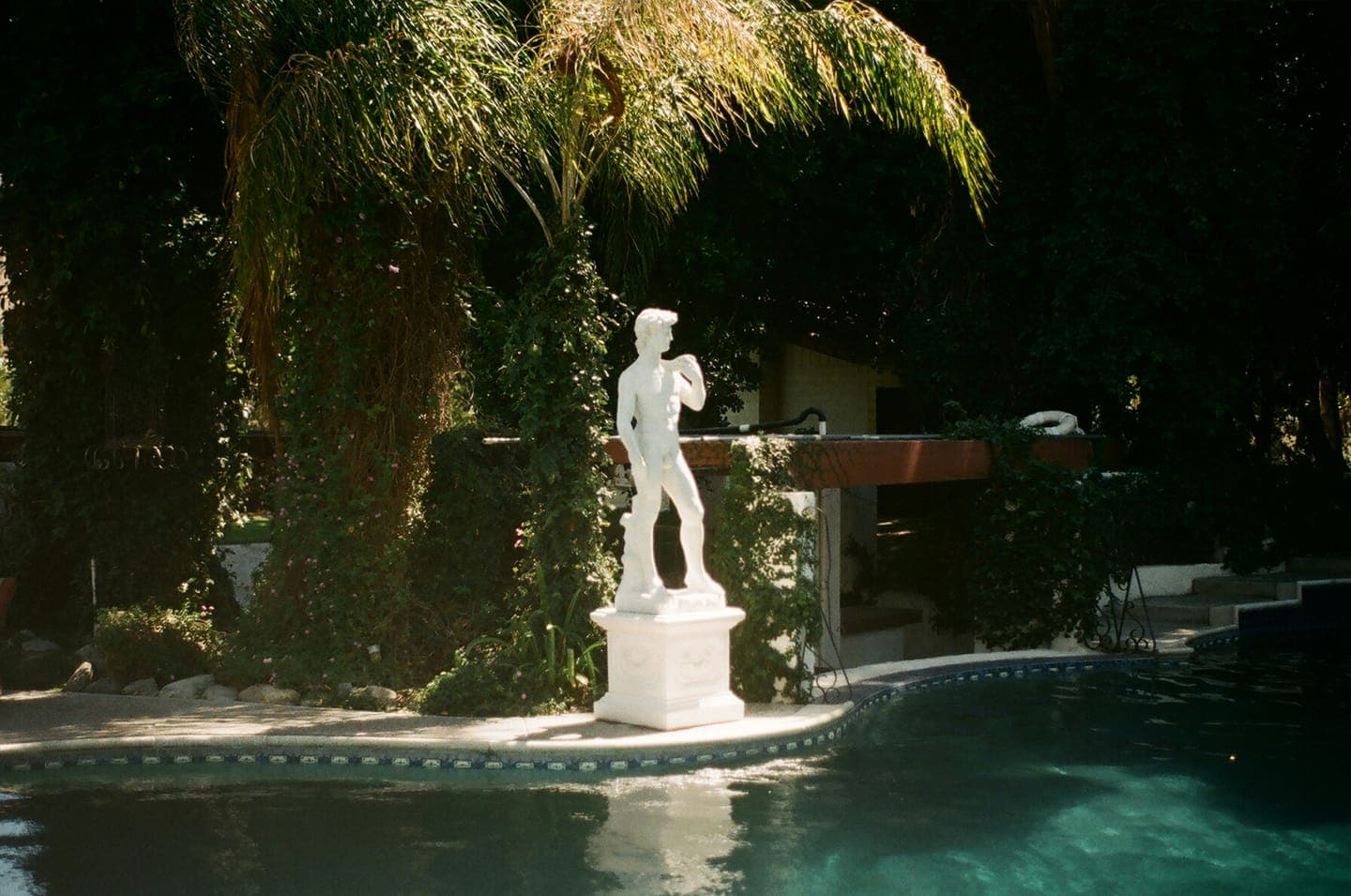The pool and the plaster copy of the David at the house Second Sunday trades from